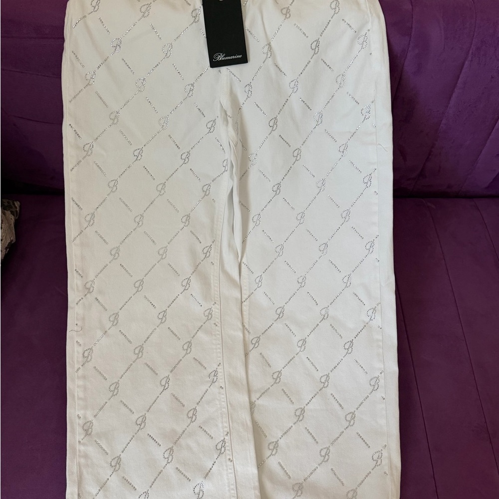 NWT Blumarine White Rhinestone Logo Jeans – Size 42 (US 6)